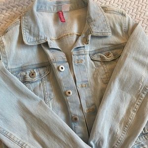 H&M Women’s Light Wash Denim Jacket